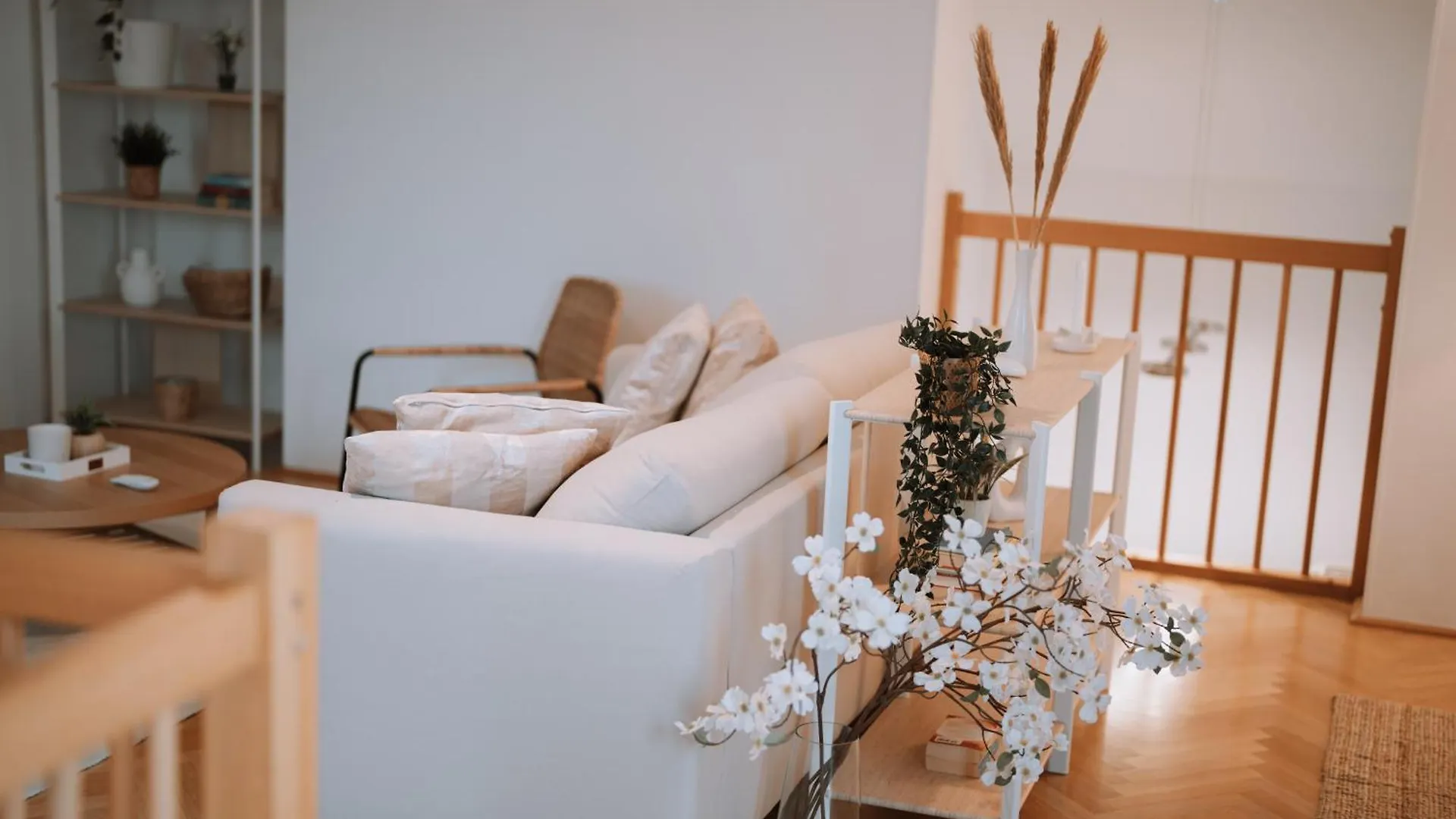 90Qm, 3 Bedrooms, Near Schoenbrunn, Balcony - Axara Housing Βιέννη