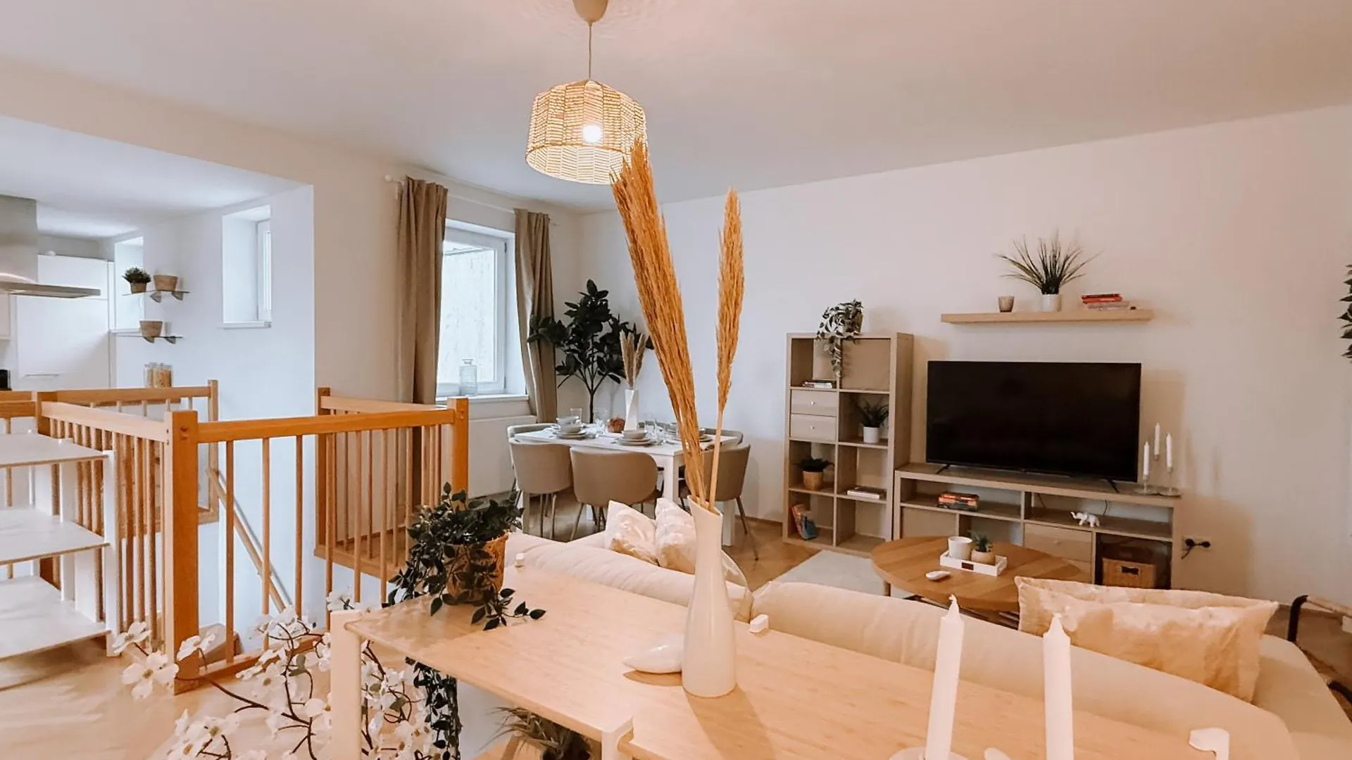 90Qm, 3 Bedrooms, Near Schoenbrunn, Balcony - Axara Housing Βιέννη