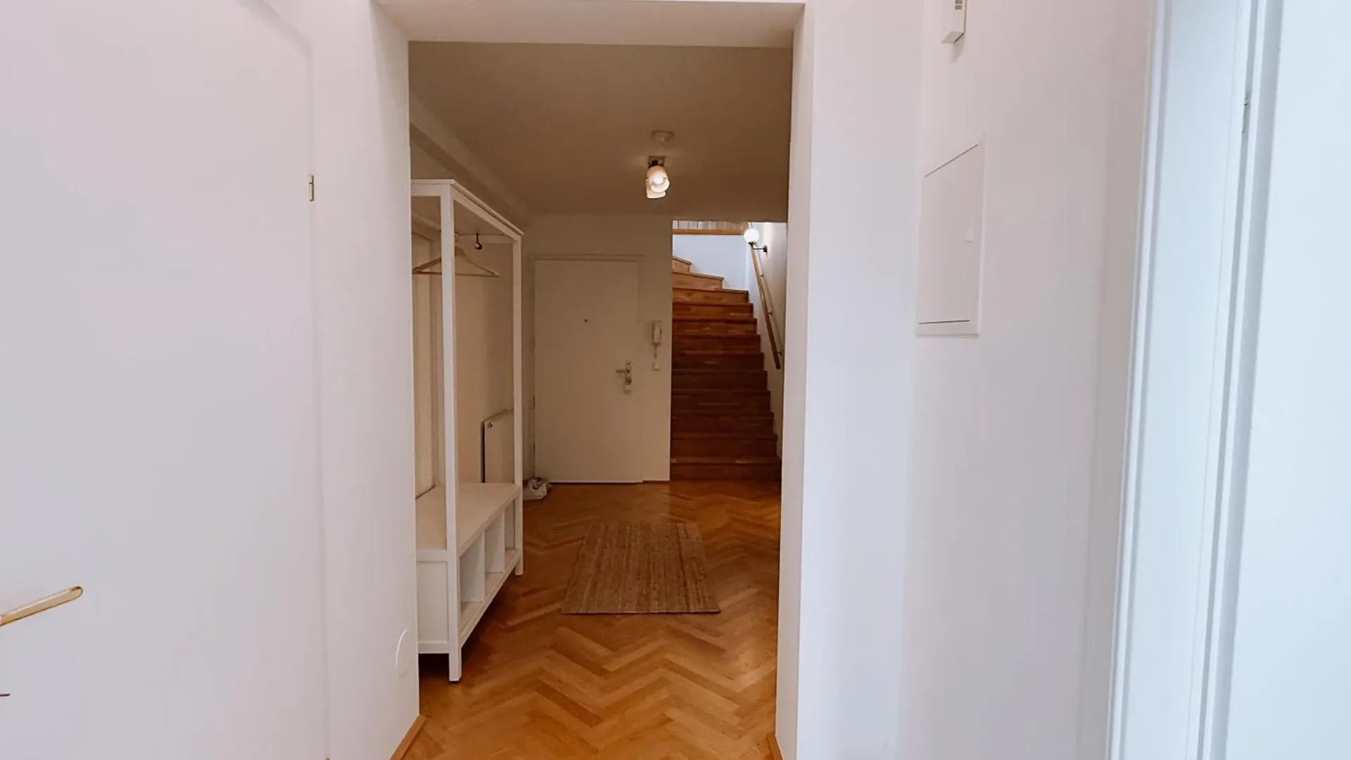 90Qm, 3 Bedrooms, Near Schoenbrunn, Balcony - Axara Housing Βιέννη 0*,