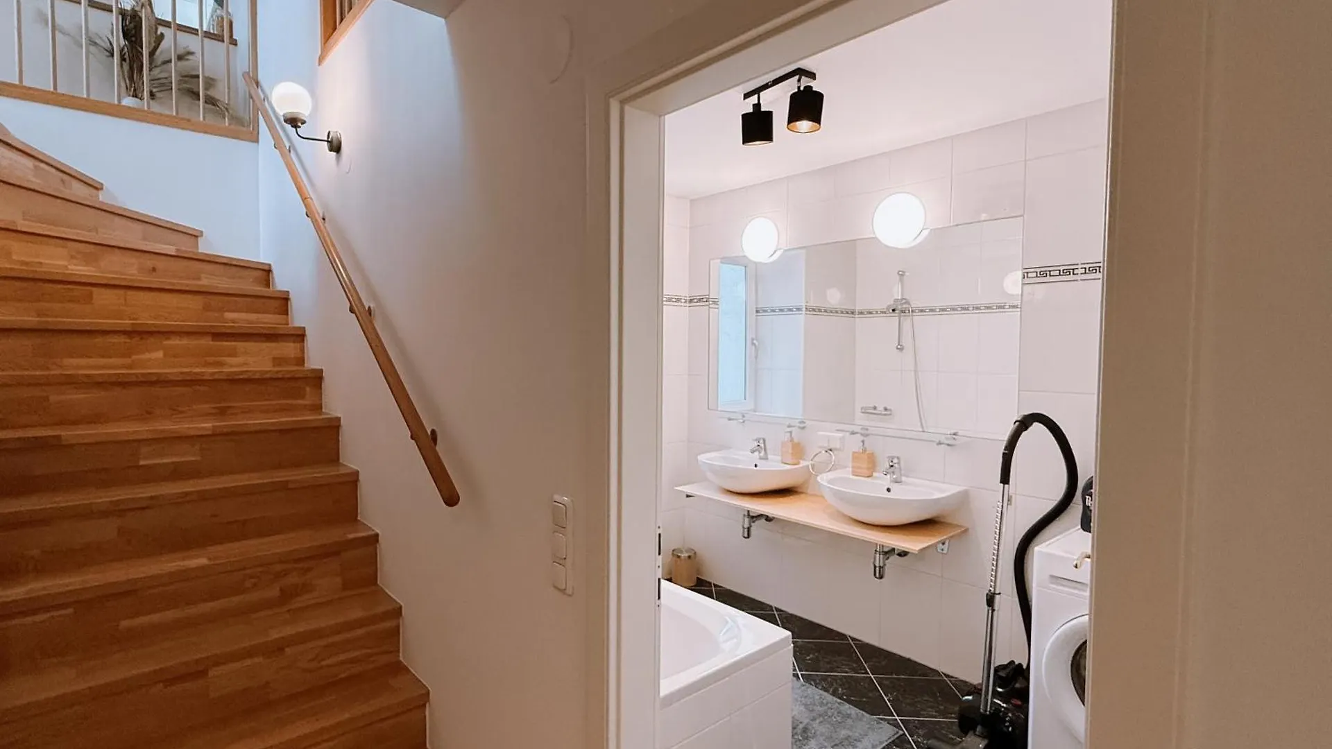 Διαμέρισμα 90Qm, 3 Bedrooms, Near Schoenbrunn, Balcony - Axara Housing Βιέννη Αυστρία