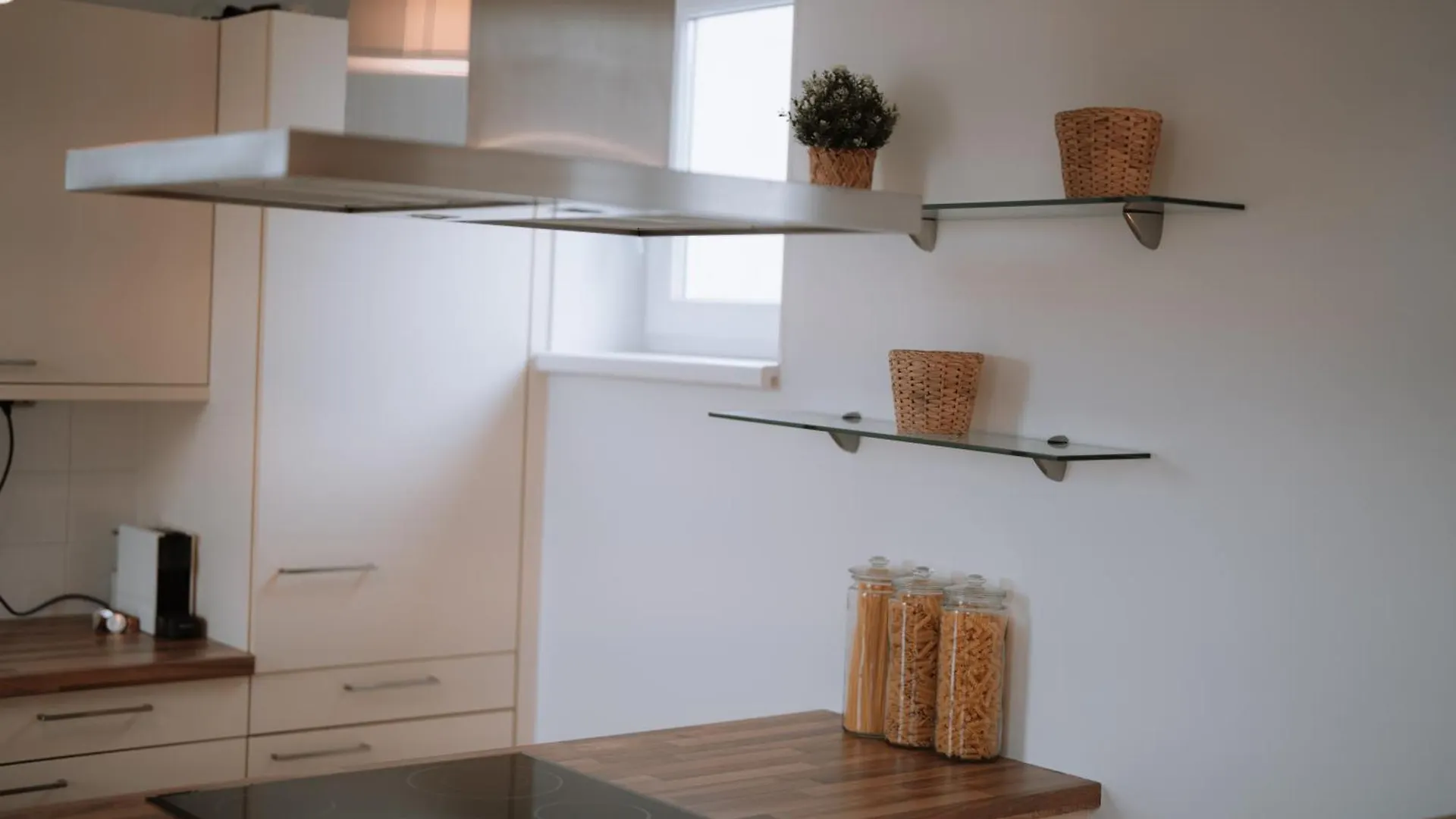 90Qm, 3 Bedrooms, Near Schoenbrunn, Balcony - Axara Housing Βιέννη Διαμέρισμα
